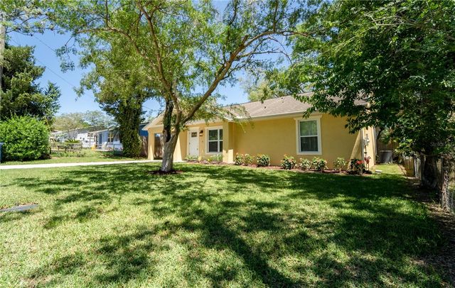 9621 N 46TH STREET, Tampa, FL 33617