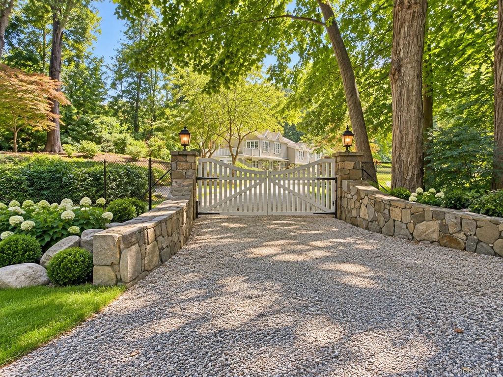 9 Lewis Road, Pound Ridge, NY 10576 — photo 2