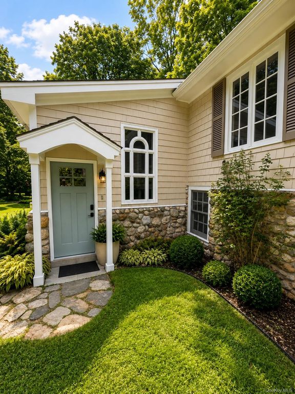9 Lewis Road, Pound Ridge, NY 10576 — photo 3