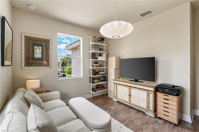 6510 Monterey PT # 204, Naples, FL 34105