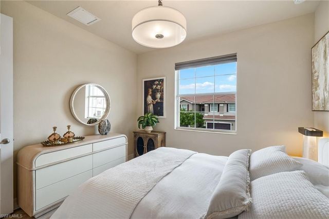 6510 Monterey PT # 204, Naples, FL 34105