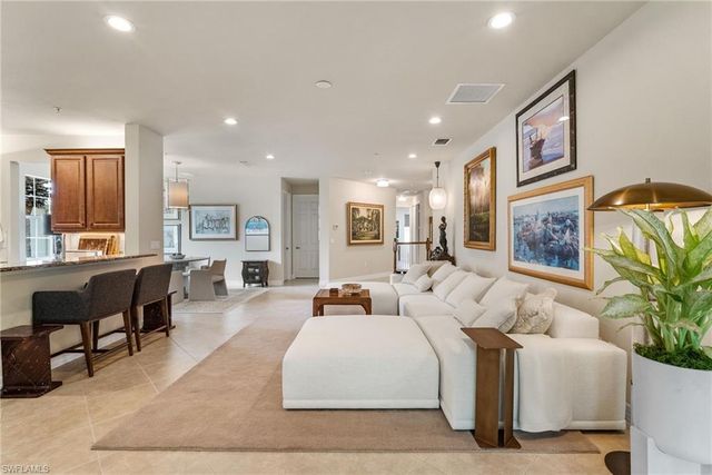 6510 Monterey PT # 204, Naples, FL 34105