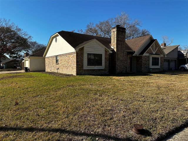 330 Maybrook Drive, Houston, TX 77015