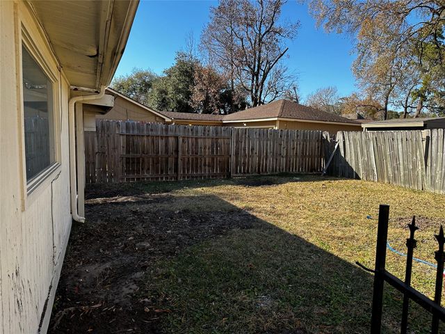 330 Maybrook Drive, Houston, TX 77015