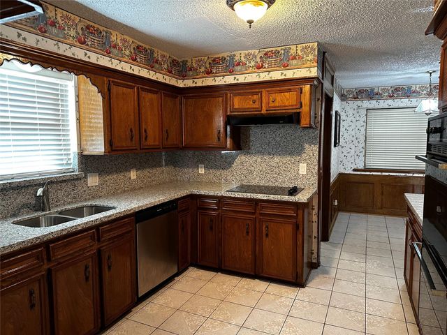 330 Maybrook Drive, Houston, TX 77015