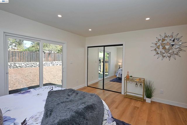 2403 Mountain View Dr., Concord, CA 94520