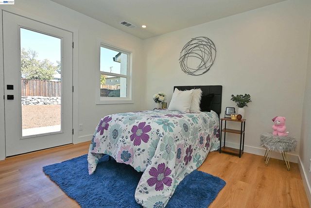 2403 Mountain View Dr., Concord, CA 94520