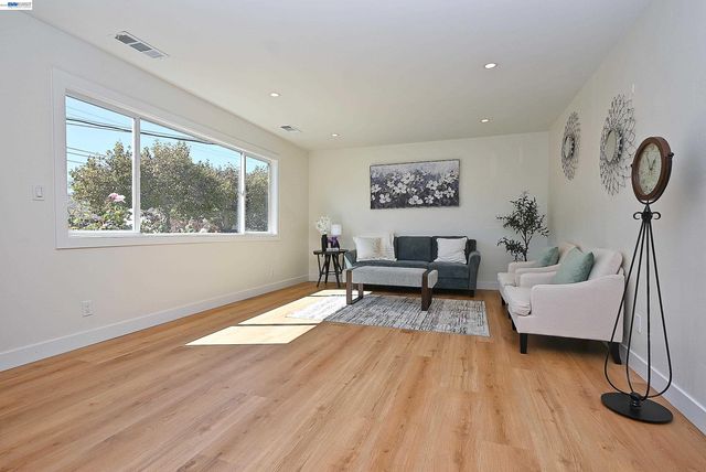 2403 Mountain View Dr., Concord, CA 94520