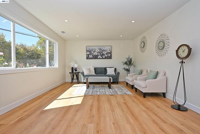 2403 Mountain View Dr., Concord, CA 94520