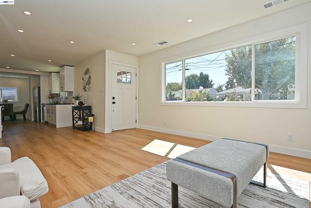 2403 Mountain View Dr., Concord, CA 94520