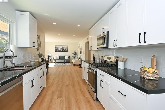 2403 Mountain View Dr., Concord, CA 94520
