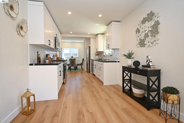 2403 Mountain View Dr., Concord, CA 94520