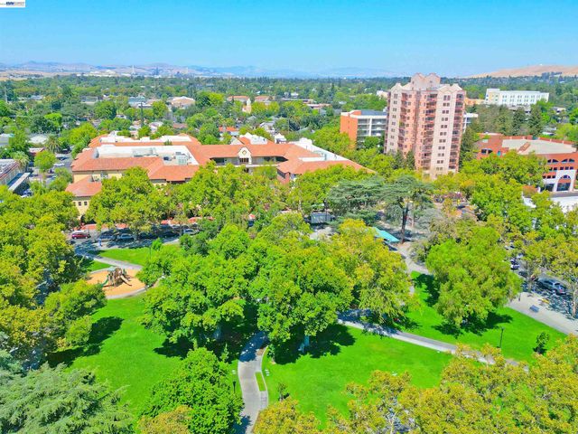 2403 Mountain View Dr., Concord, CA 94520
