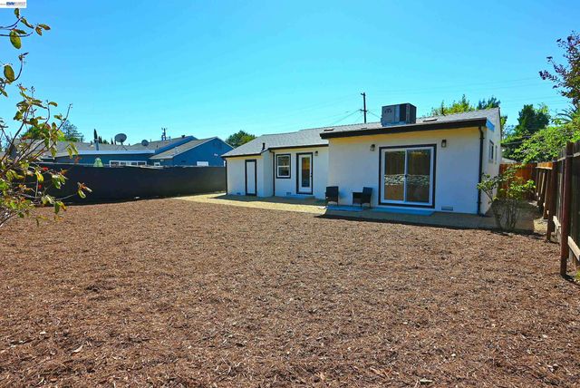 2403 Mountain View Dr., Concord, CA 94520