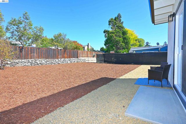 2403 Mountain View Dr., Concord, CA 94520