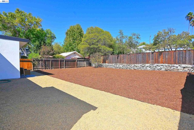 2403 Mountain View Dr., Concord, CA 94520