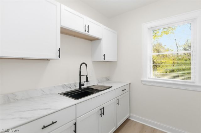 12808 Beachwood Avenue, Cleveland, OH 44105