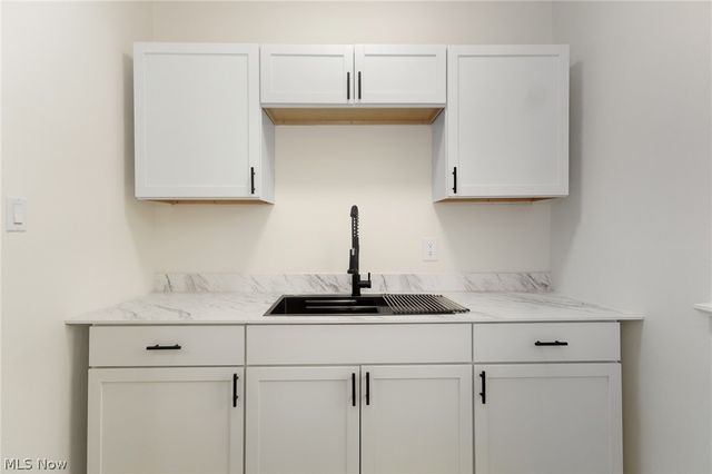 12808 Beachwood Avenue, Cleveland, OH 44105