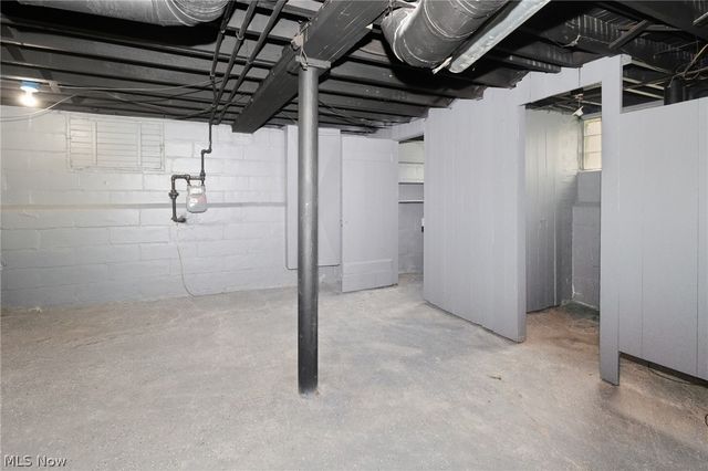 12808 Beachwood Avenue, Cleveland, OH 44105