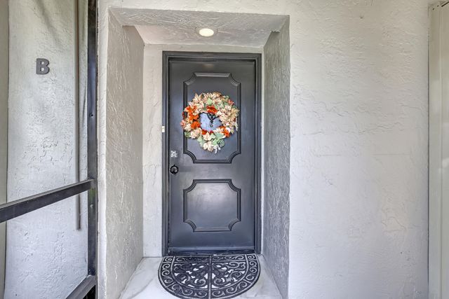 13233 Lucinda Palm Court B, Delray Beach, FL 33484
