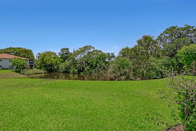 13233 Lucinda Palm Court B, Delray Beach, FL 33484
