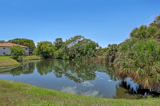 13233 Lucinda Palm Court B, Delray Beach, FL 33484
