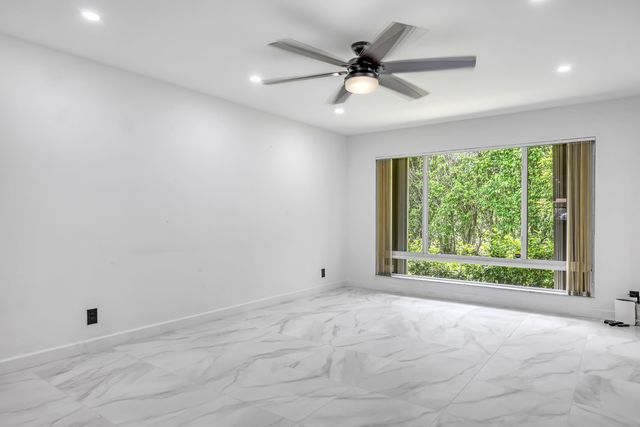 13233 Lucinda Palm Court B, Delray Beach, FL 33484