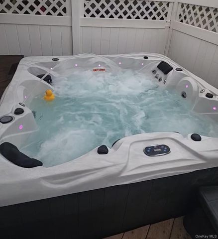 71 Claremont Street, Deer Park, NY 11729