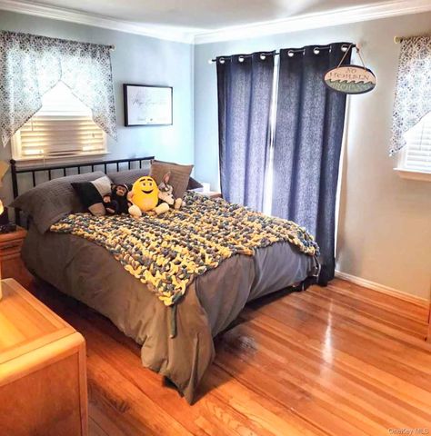 71 Claremont Street, Deer Park, NY 11729