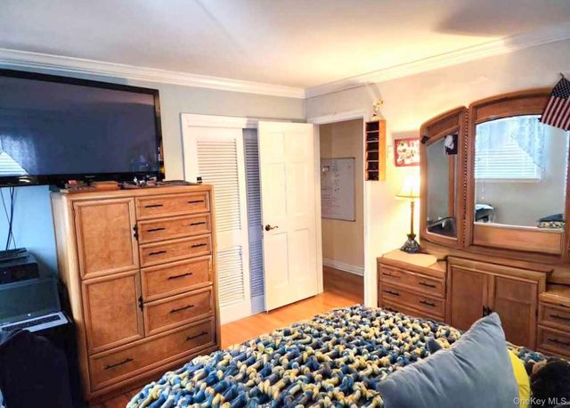 71 Claremont Street, Deer Park, NY 11729