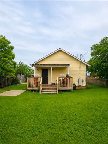 3122 N Pecan Street, Fort Worth, TX 76106