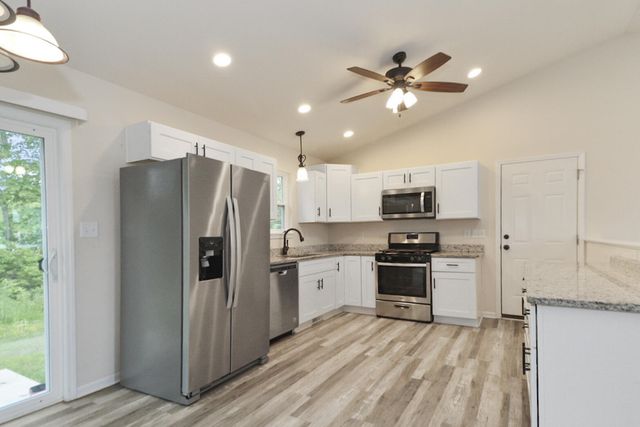 699 Cross Meadows Drive, Valparaiso, IN 46385