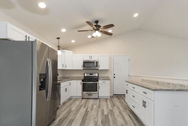 699 Cross Meadows Drive, Valparaiso, IN 46385