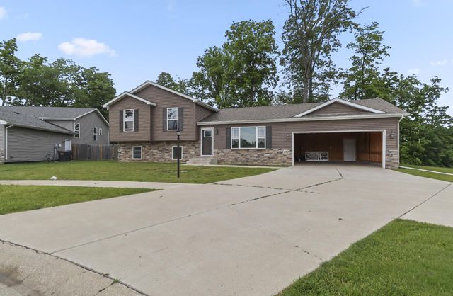 699 Cross Meadows Drive, Valparaiso, IN 46385