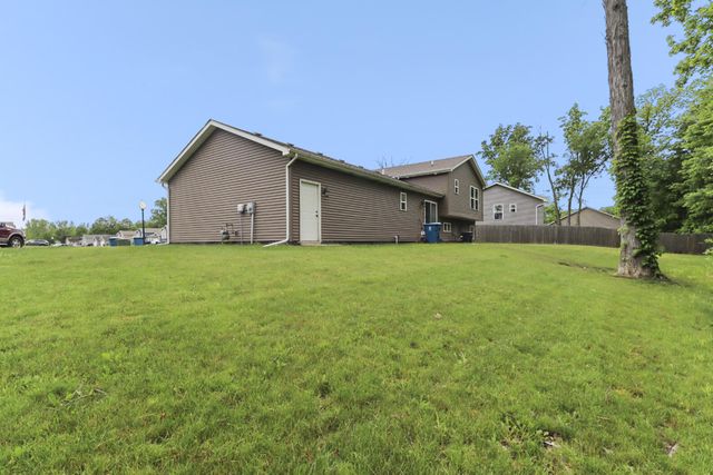 699 Cross Meadows Drive, Valparaiso, IN 46385