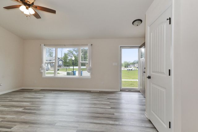 699 Cross Meadows Drive, Valparaiso, IN 46385