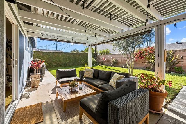 17401 Jefferson Lane, Huntington Beach, CA 92647