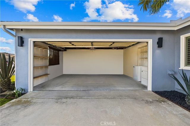 17401 Jefferson Lane, Huntington Beach, CA 92647