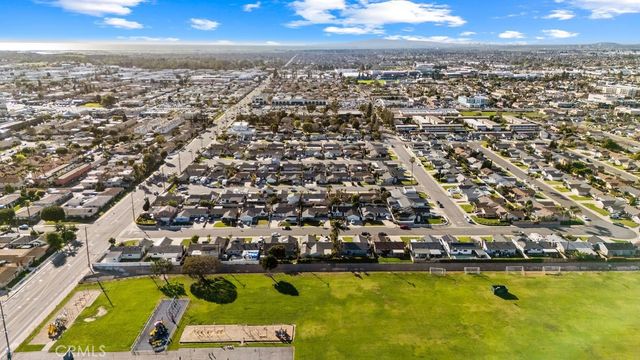 17401 Jefferson Lane, Huntington Beach, CA 92647