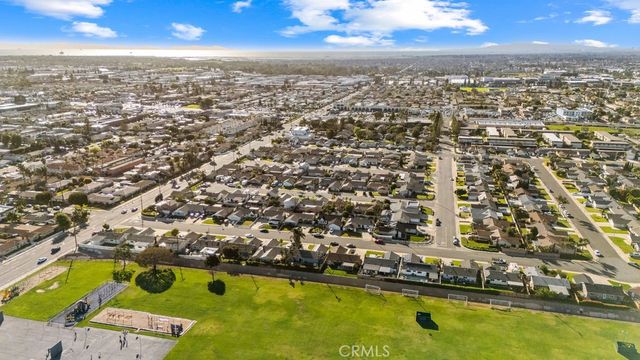 17401 Jefferson Lane, Huntington Beach, CA 92647