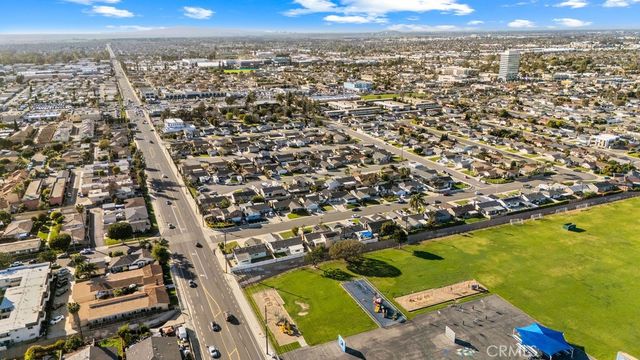 17401 Jefferson Lane, Huntington Beach, CA 92647