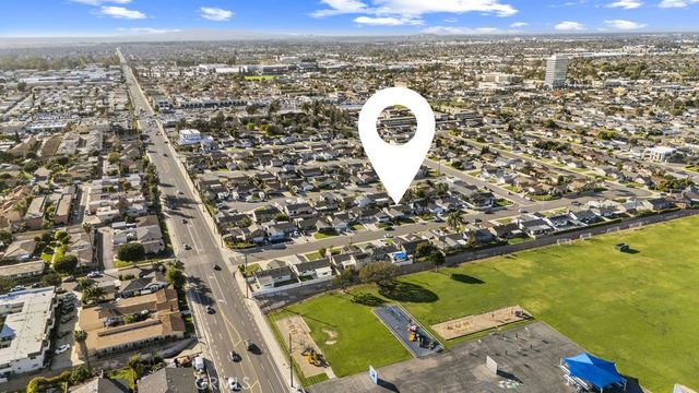 17401 Jefferson Lane, Huntington Beach, CA 92647