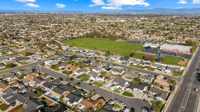 17401 Jefferson Lane, Huntington Beach, CA 92647