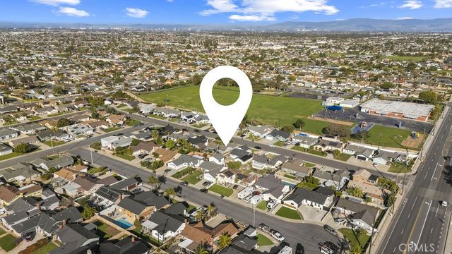 17401 Jefferson Lane, Huntington Beach, CA 92647