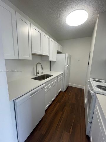 1251 N Benoist Farms Rd 304, West Palm Beach, FL 33411