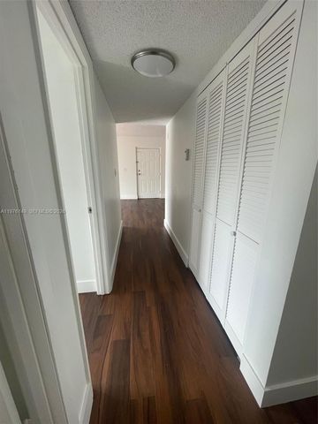 1251 N Benoist Farms Rd 304, West Palm Beach, FL 33411