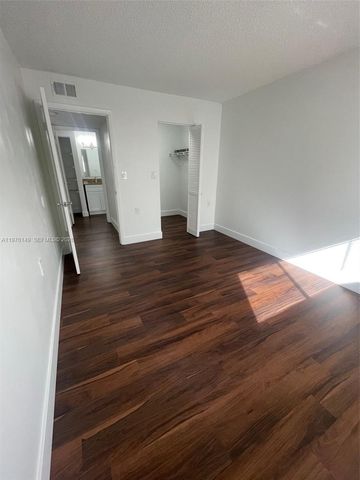 1251 N Benoist Farms Rd 304, West Palm Beach, FL 33411