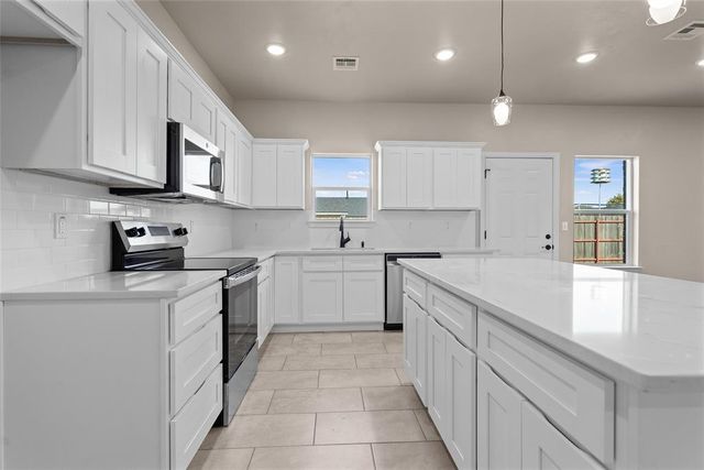 801 Chateau Court, Kingfisher, OK 73750