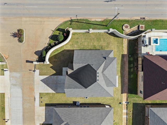 801 Chateau Court, Kingfisher, OK 73750