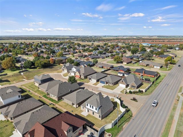 801 Chateau Court, Kingfisher, OK 73750